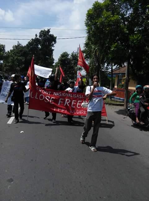 Petani dan Pemuda di Kediri Demo Tuntut Jokowi Nasionalisasi Freeport