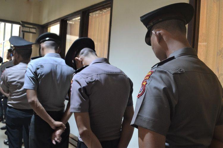 Pecatan Anggota Polisi Diduga Terlibat Pemasokan Senjata Api ke KKB Papua