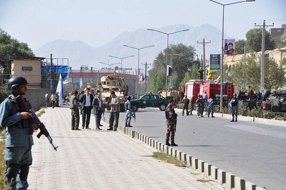 Puluhan pos pemeriksaan berdiri di pusat kota Kabul. (Foto: Shadi Khan Saif)