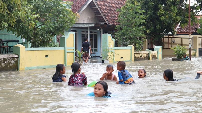 Lima Hari Kebanjiran, Aktivitas Warga Jombang Lumpuh