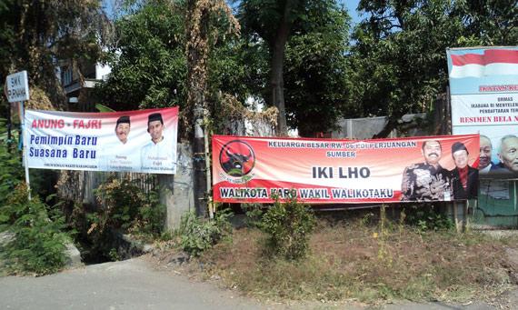 Atribut kampanye 'liar' terpasang di sejumlah tempat di Solo, Jawa Tengah. Atribut kampanye itu terp