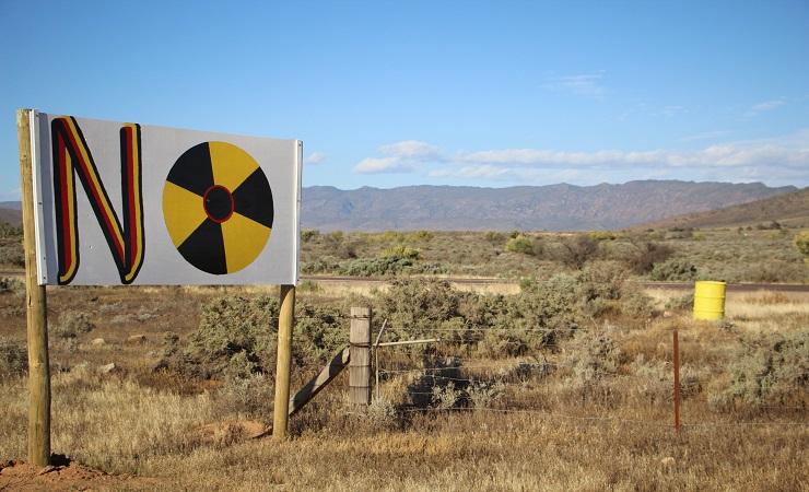 Komunitas Aborigin di kota Hawker, selatan Australia, menolak rencana pembangunan fasilitas penyimpa