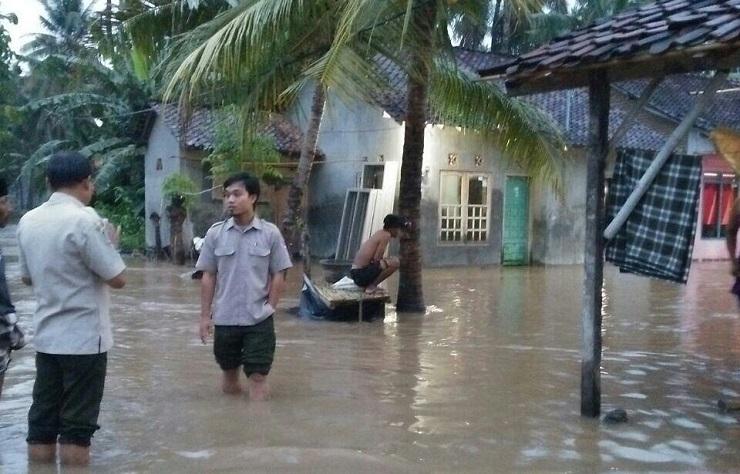 Banjir Rendam Puluhan Rumah di Banyuwangi