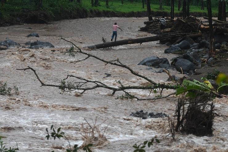 Warga Sorong Mulai Terserang Penyakit dan Kekurangan Air Bersih Akibat Banjir