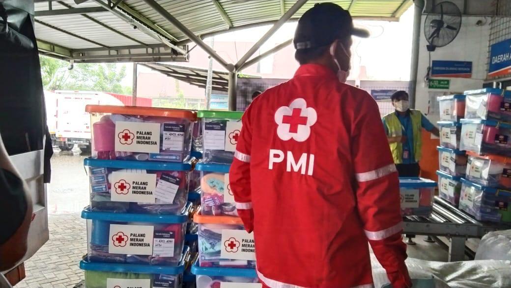 Petugas Kesehatan Membantu Korban Bencana Gempa Bumi Sulawesi Barat