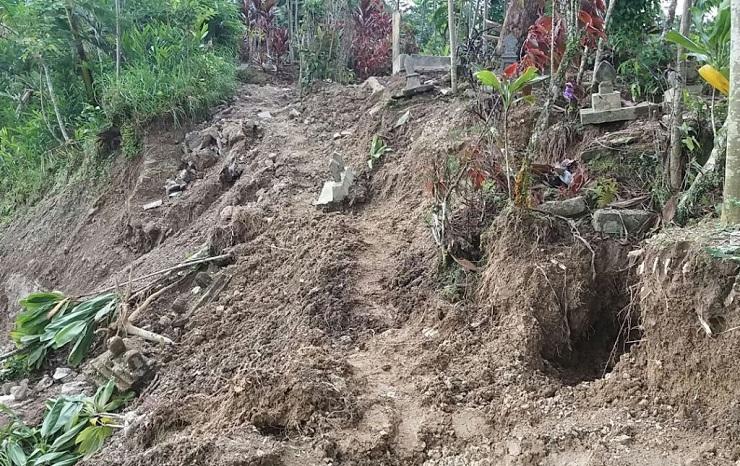 Makam Kena Longsor, Puluhan Jenazah di Banjarnegara Direlokasi