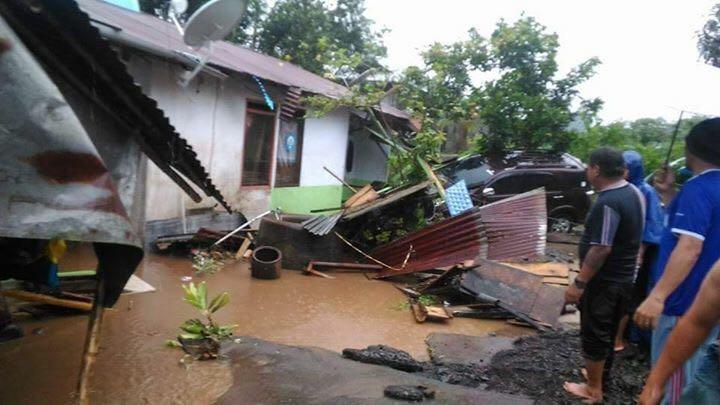 Banjir di Minahasa, Ratusan Jiwa Mengungsi