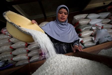 Pedagang beras di pasar