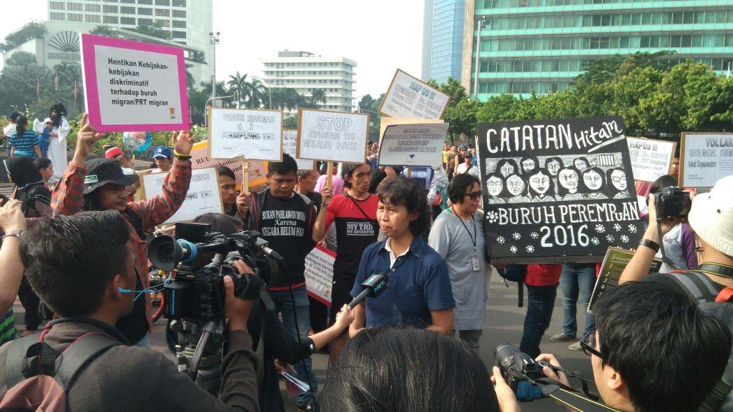 May Day, Komite Aksi Perempuan (KAP) : Belum Ada Keberpihakan Jokowi JK Pada Buruh Perempu