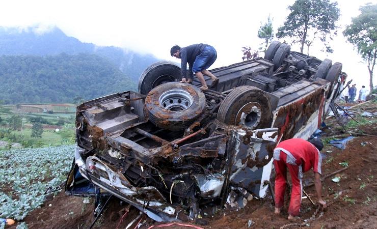 Kecelakaan lalu lintas di Jombang, Jawa Timur.