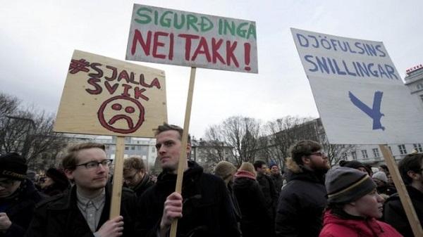 Demo di Islandia menuntut PM Sigmundur Gunnlaugsson mundur (Foto: BBC)