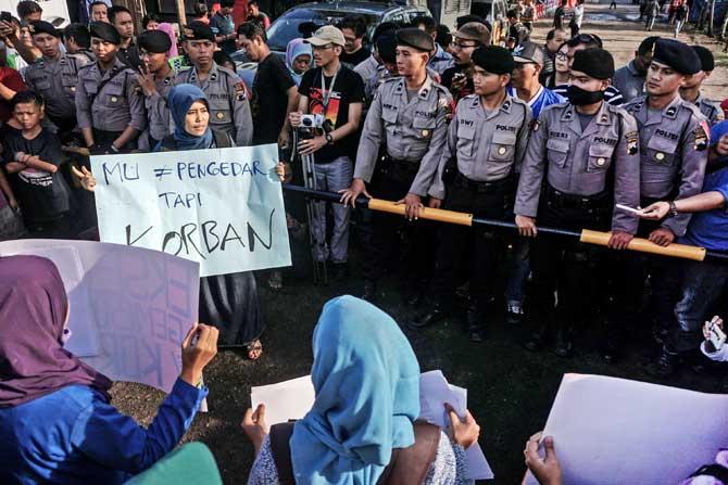 Sejumlah aktivis Koalisi Perempuan Indonesia Kabupaten Cilacap, menggelar unjuk rasa menolak hukuman