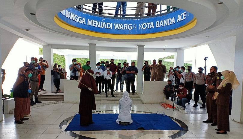 Tiga Nonmuslim di Aceh Dihukum Cambuk