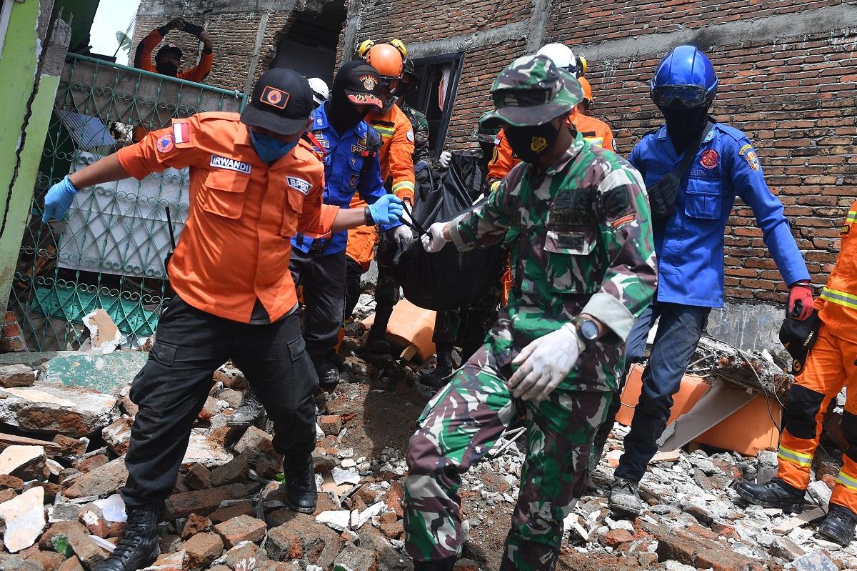 Hari Keenam, Tim SAR Fokus Evakuasi Korban Reruntuhan Akibat Gempa