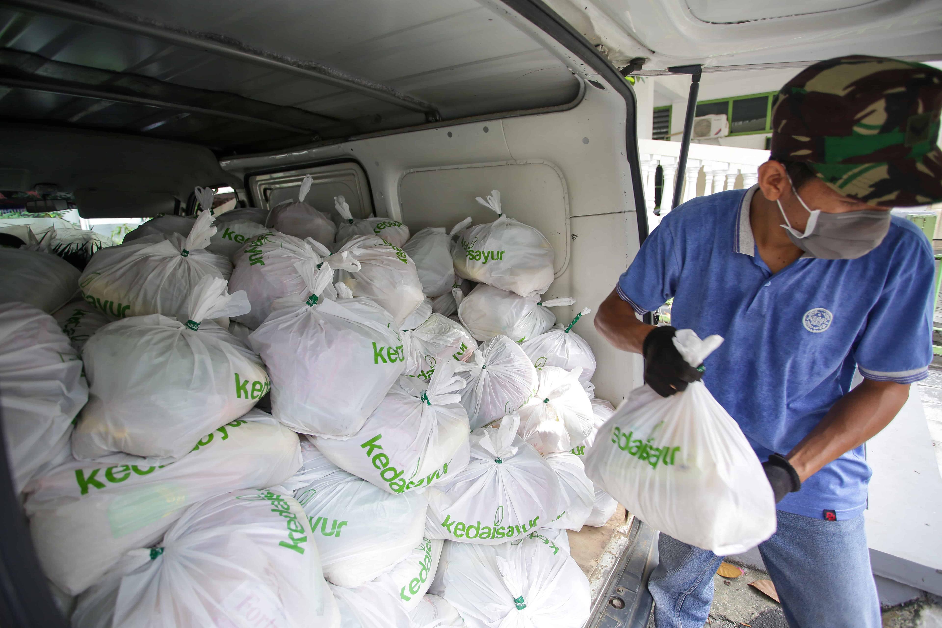 PT Triputra Agro Donasi 3.000 Paket Sembako lewat Gerakan #BagiAsa