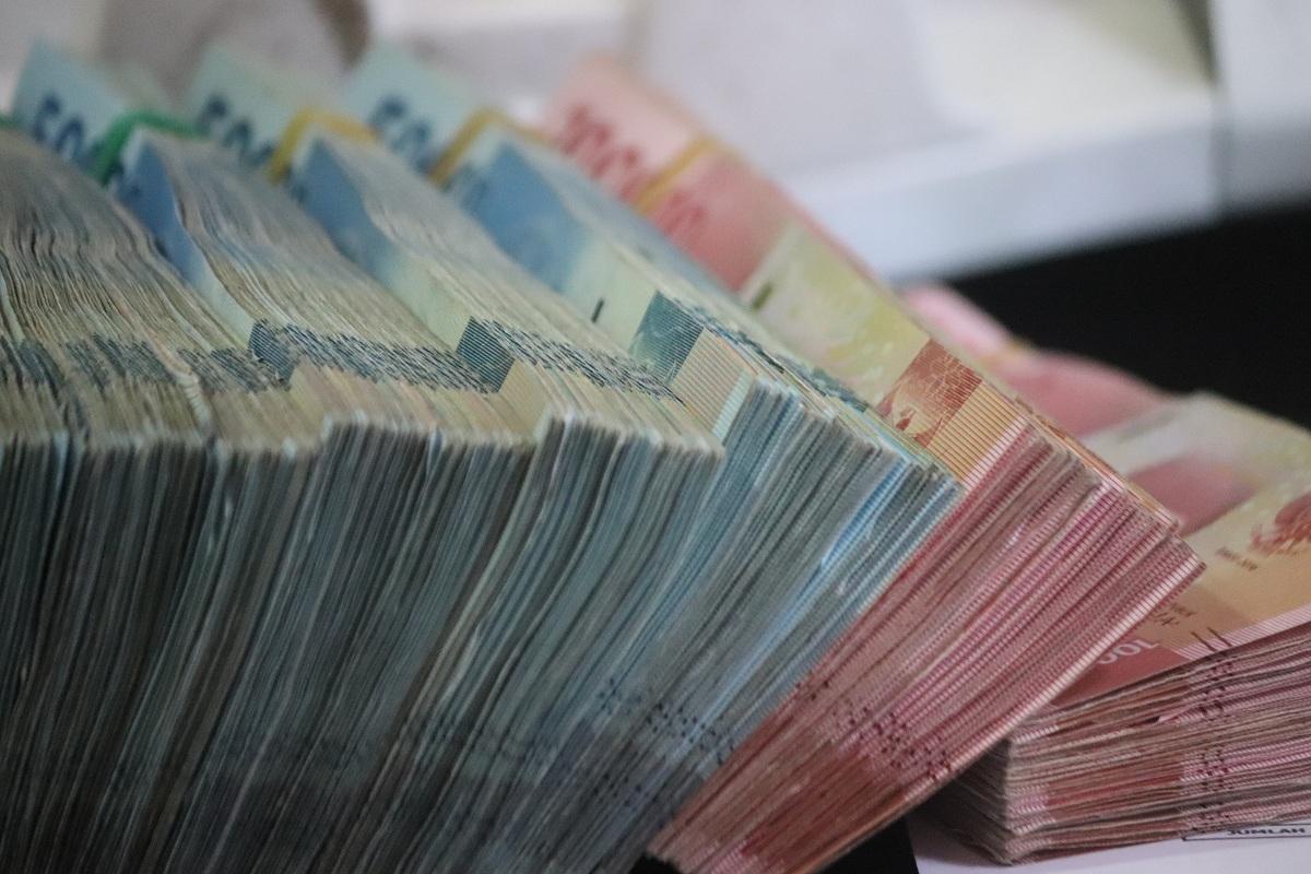 Ilustrasi: Rupiah, uang, obligasi, surat utang. (Foto: Kemenkeu)