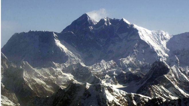 Gunung Everest, gunung tertinggi di dunia (Foto: BBC)