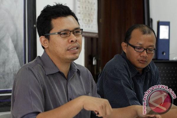 Peneliti Pusat Kajian Antikorupsi Fakultas Hukum Universitas Gadjah Mada, Hifdzil Alim (Kiri). Foto: