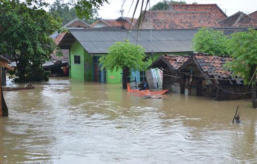 Banjir Bandang Subang, Enam Tewas Ratusan Mengungsi