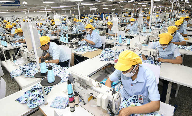 Ilustrasi: Buruh pekerja di industri garmen . (Foto: Setkab.go.id)