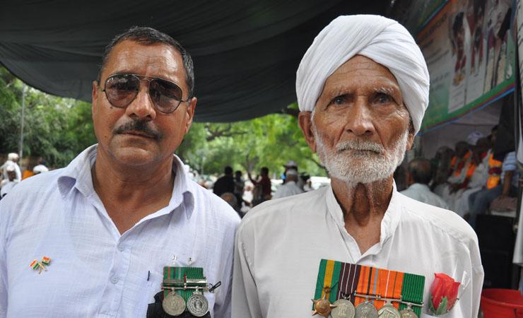 Indian Army Veterans Keep Marching for More Demands  
