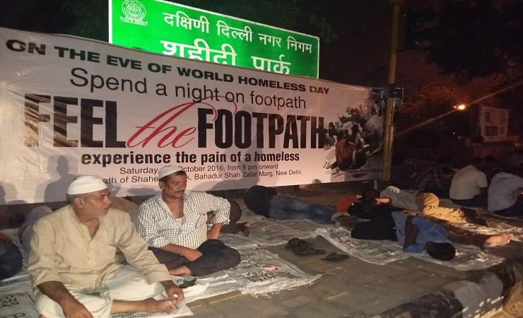 LSM di India mengajak masyarakat menunjukkan solidaritas pada para tunawisma dengan menghabiskan mal