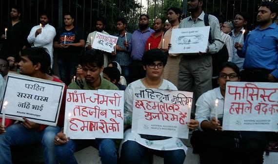 Aksi solidaritas untuk para korban kekerasan ekstrimis di New Delhi. (Foto: Bismillah Geelani)