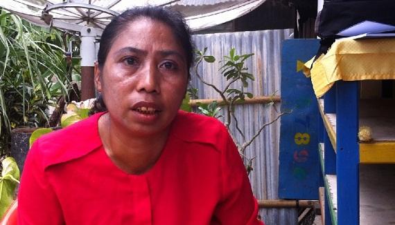 Yanena Ole, dari korban KDRT kini menjadi paralegal dari Tunbakun. (Foto: Quinawaty Pasaribu KBR)