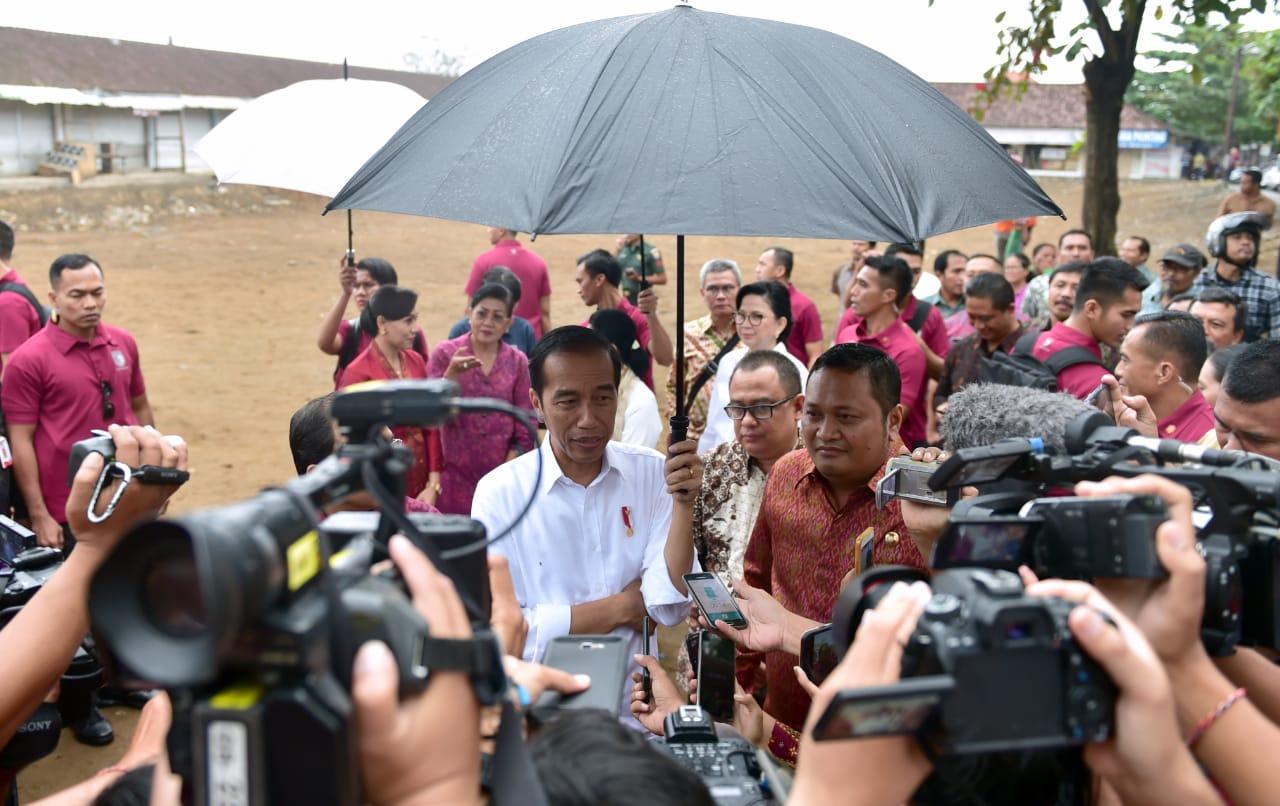 Presiden Joko Widodo saat kunjungan kerja ke Bali, bersamaan dengan sidang perdana gugatan pilpres 2