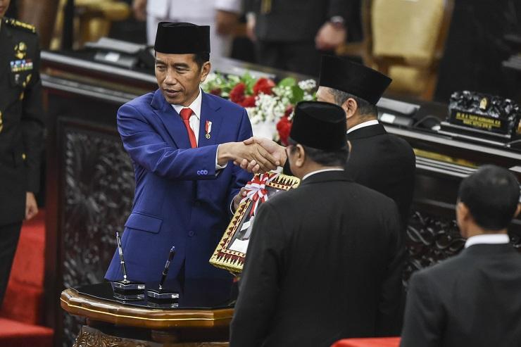 Masuk Tahun Politik, Jokowi Tambah Dana Perlindungan Sosial Hampir Rp100 Triliun