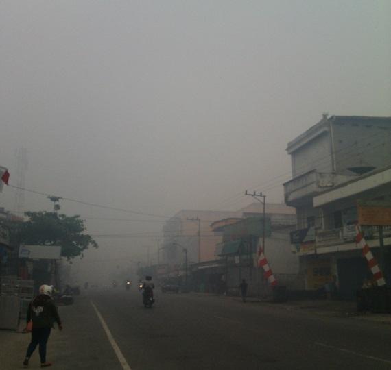 Kabut asap di Kotawaringin Barat. (Foto: KBR/Alex)