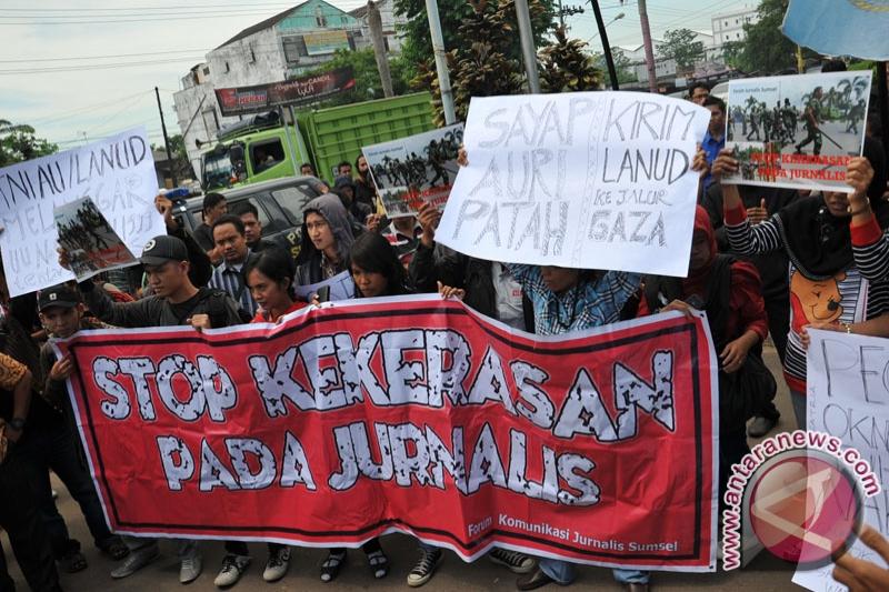 Aksi stop kekerasan terhadap wartawan. Foto: Antara