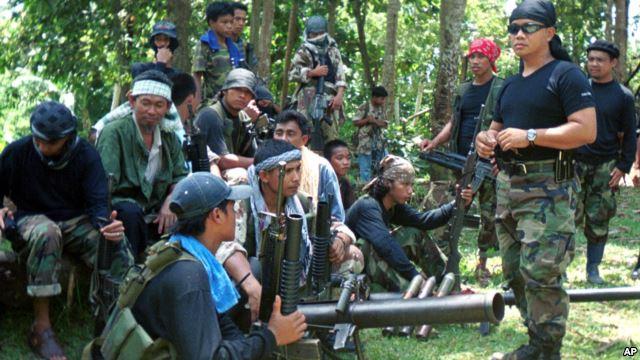 Para anggota kelompok gerilyawan Abu Sayaf di Mindanao, Filipina selatan (foto: dok). Seseorang yang