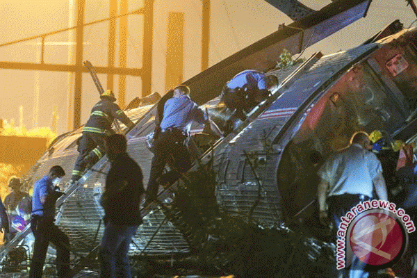 Kecelakaan terhadap kereta Amtrak di Philadelphia (Foto: Antara)