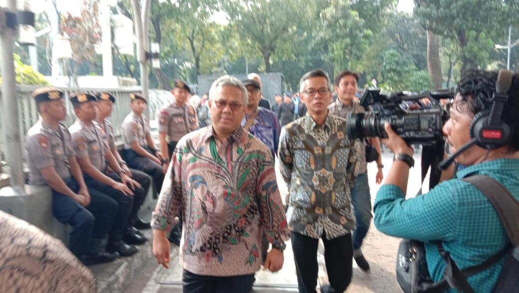 Ketua KPU Arief Budiman tiba di Gedung MK, Jumat (14/6/2019) (Foto: Wahyu Setiawan)