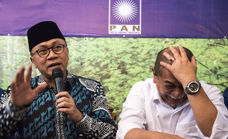 Ketua Umum PAN Zulkifli Hasan bersama Wakil Gubernur Jawa Barat Deddy Mizwar di Bandung, Rabu (25/10