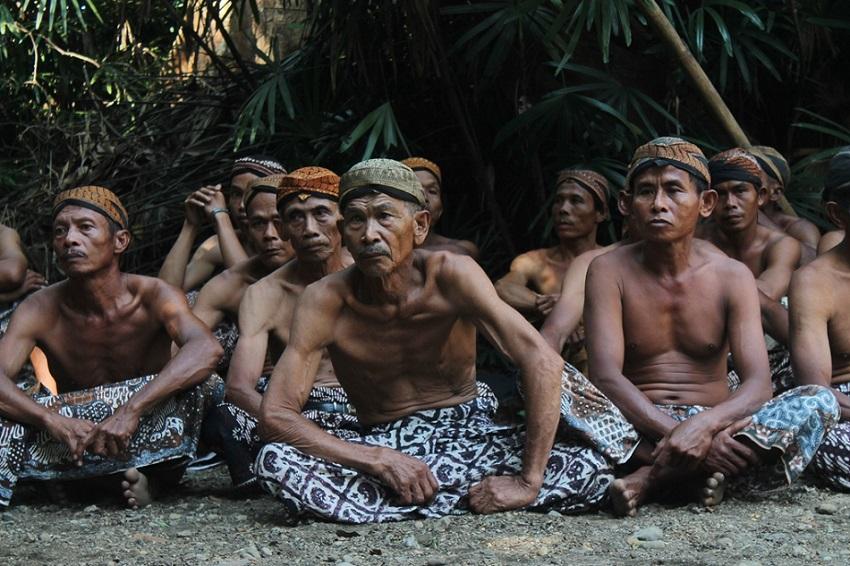 Komunitas Kejawen menggelar ritual Punggahan di Panembahan Banokeling, Pekuncen, Jatilawang, Banyuma