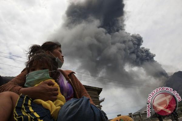 letusan gunung Sinabung,  Foto: Antara
