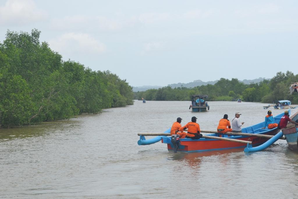 PMI Cilacap Tanam 10 Ribu Mangrove di Lahan Konservasi