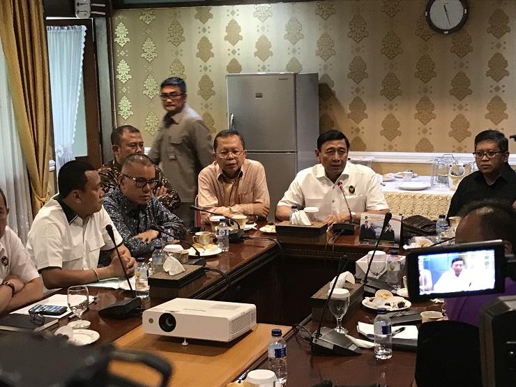 Bahas RUU Antiterorisme, Ini Hasil Pertemuan Wiranto dengan Sekjen Partai Koalisi