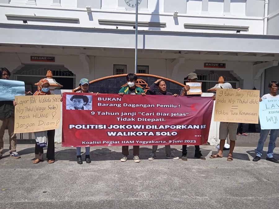 Wiji Thukul Belum Ditemukan, Pegiat HAM Laporkan Joko Widodo ke Wali Kota Solo