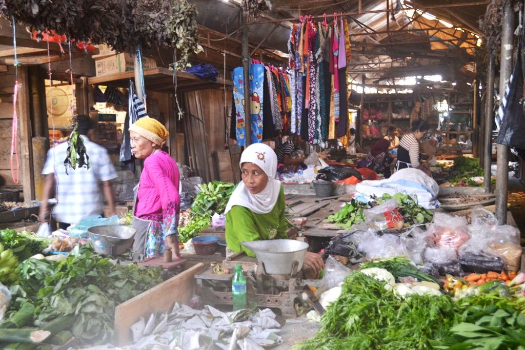 Gerhana Matahari, Pedagang Pasar Tradisional Cilacap Pilih Libur