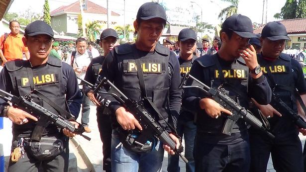 Polisi di Bandung Perketat Penjagaan