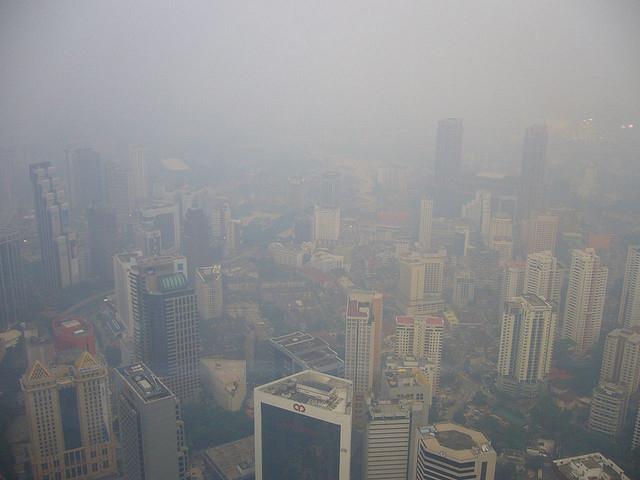Setelah Dilanda Gelombang Panas, Malaysia Diselimuti Kabut Asap