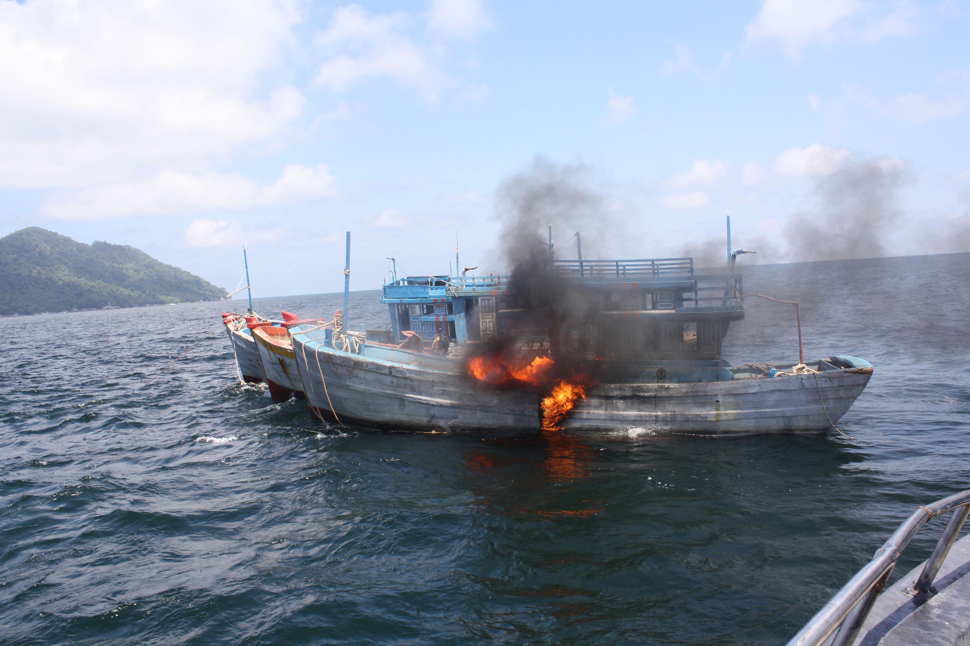 Menteri Susi Siap Tenggelamkan 23 Kapal Asing Pencuri Ikan