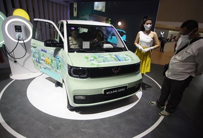 Ilustrasi: Mobil listrik Wuling GSEV dipamerkan pada acara  GIIAS 2021 di ICE BSD, Serpong, Tangeran