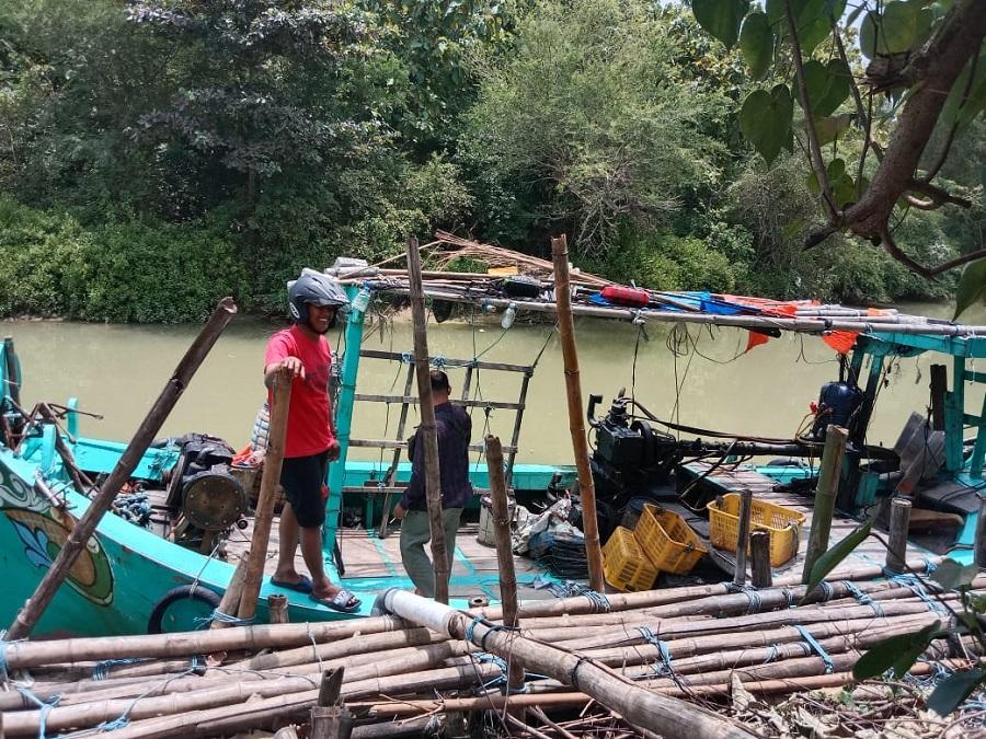 Tiga Nelayan Rembang Tersambar Petir, Satu Tewas