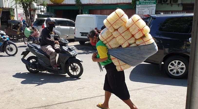 Hari Kartini dan Perempuan Buruh Gendong di Solo