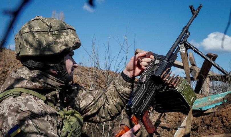 Rusia menyerang wilayah Ukraina