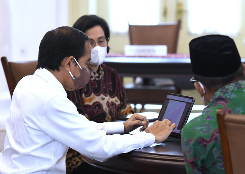 Presiden Jokowi melaporkan SPT PPh melalui aplikasi daring e-filing 